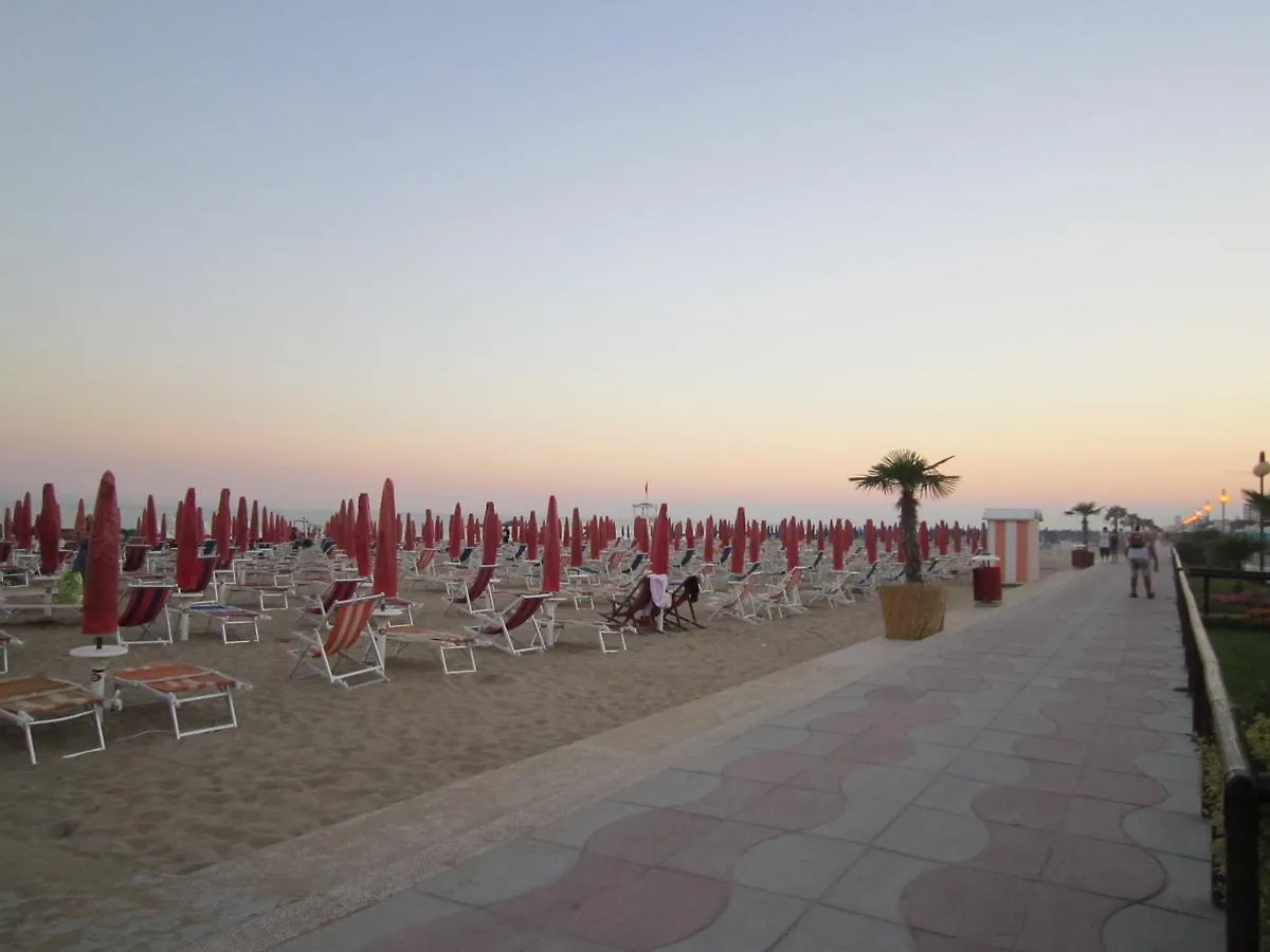 Hotel Tokio Lido di Jesolo 3*,  Italy